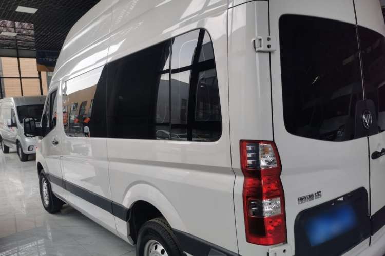 Used Foton Toano 2022 2.0T Manual Tongtu Multi-Function Long-Wheelbase Ultra-High Roof with Single Rear Tire Available in 5/6/7/9-Seater Configurations Model 4F20TC3 Left Side
