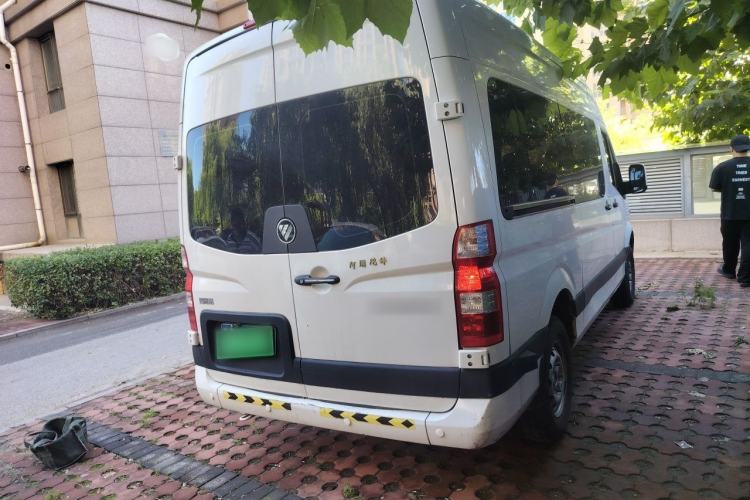 Used Foton Toano 2022 2.0T Manual Tongtu Professional Edition Multi-Function Long-Wheelbase Mid-Roof Design with Single Rear Tire—Available in 5/6/7/9-Seater Configurations Powered by 4F20TC3 Rear Right 45 Deg