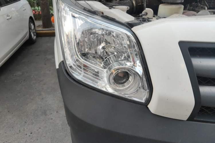 Used Foton Toano 2022 2.0T Manual Urban Edition Short Wheelbase Mid-Height Design Rear Single Tire 5/6/9-Seater Configuration 4F20TC3 Right Front Headlight