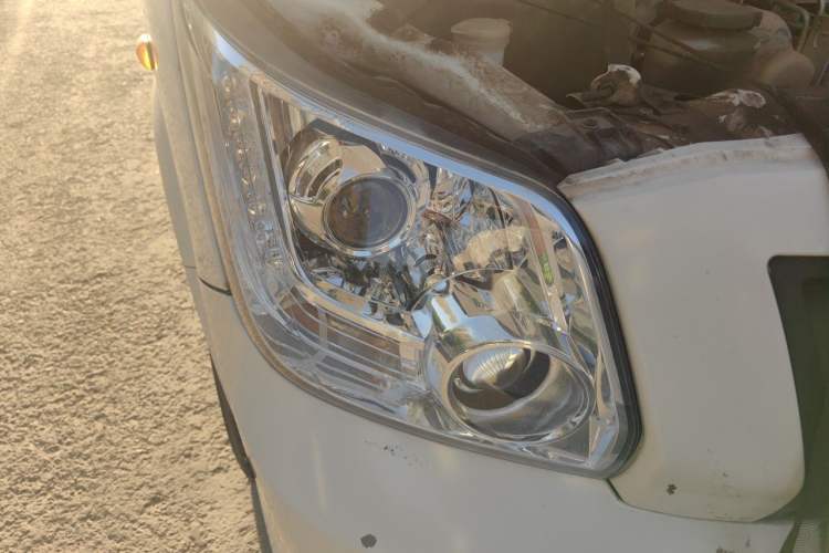 Used Foton Toano 2022 2.0T Manual Tongtu Multi-Function Long Wheelbase Mid-Roof Single-Tire 5/6/7/9-Seater 4F20TC3 Right Front Headlight
