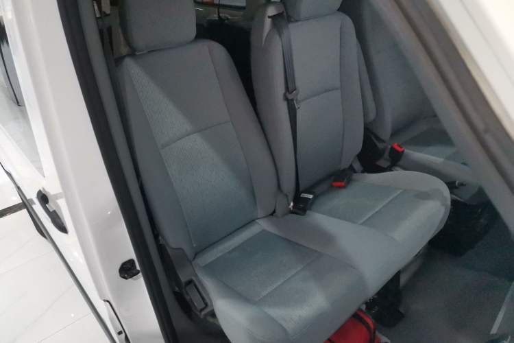Used Foton Toano 2022 2.0T Manual Tongtu Multi-Function Long Wheelbase Mid-Roof Single-Tire 5/6/7/9-Seater 4F20TC3 Right Front Seat