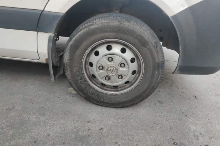 Used Foton Toano 2022 2.0T Manual Urban Edition Short Wheelbase Mid-Height Design Rear Single Tire 5/6/9-Seater Configuration 4F20TC3 Right Front Wheel Hub