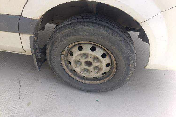 Used Foton Toano 2022 2.0T Manual Tongtu Multi-Function Long Wheelbase Mid-Roof Single-Tire 5/6/7/9-Seater 4F20TC3 Right Front Wheel Hub