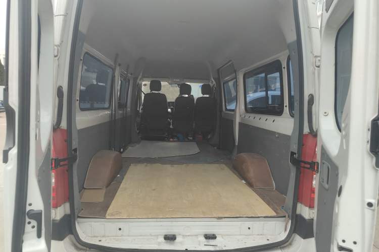 Used Foton Toano 2022 2.8T Manual Tongtu Multi-Function Extended-Chassis Mid-Roof Single-Tire Configuration 5/6/7/9-Seater F2.8NS6B177L Trunk