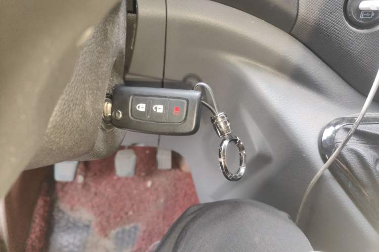 Used Foton Toano 2022 2.8T Manual Tongtu Multi-Function Extended-Chassis Mid-Roof Single-Tire Configuration 5/6/7/9-Seater F2.8NS6B177L Vehicle Key
