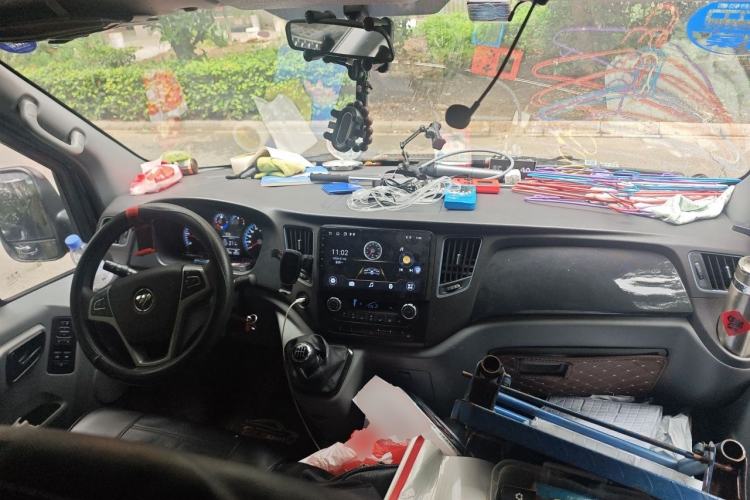Used Foton Toano 2023 2.0T Manual Jixiang Long Wheelbase Mid-Top Rear Single Tire 7/9-Seater Center Console