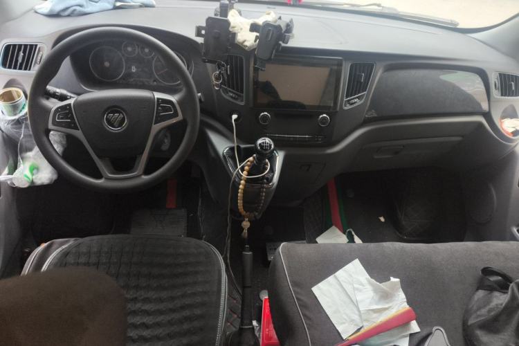 Used Foton Toano 2023 Joy Elephant Multi-Function 2.0T Manual Long-Wheelbase Mid-Roof Model with Single Rear Tire Available in 5/6/7/9-Seater Configurations Center Console