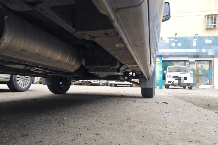 Used Foton Toano 2023 Joy Elephant Multi-Function 2.0T Manual Long-Wheelbase Mid-Roof Model with Single Rear Tire Available in 5/6/7/9-Seater Configurations Chassis Rear Right