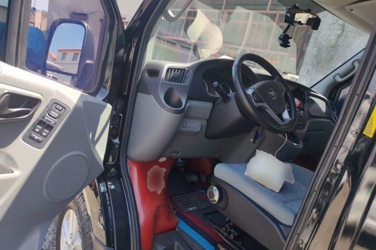 Used Foton Toano 2023 Joy Elephant Multi-Function Model Cummins 2.8T Automatic Long Wheelbase Mid-Roof Design Rear Single Tire Available in 5/6/7/9-Seater Configurations Driver Seat