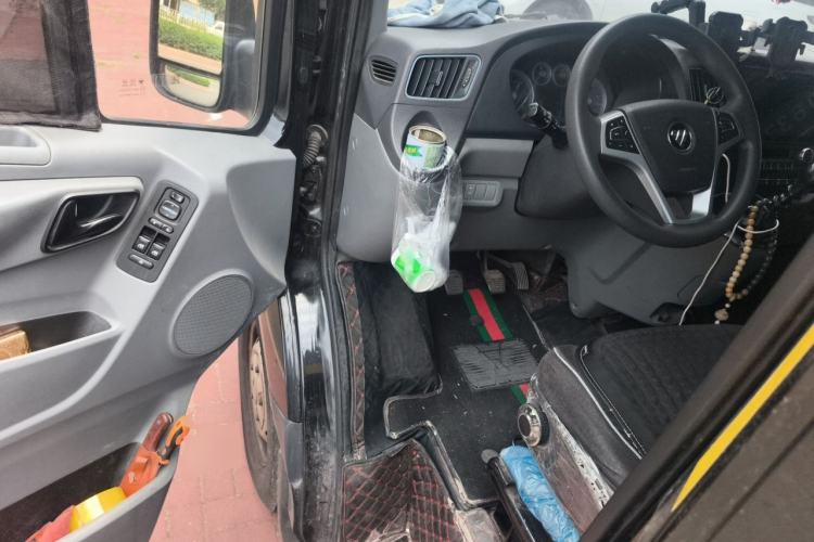 Used Foton Toano 2023 Joy Elephant Multi-Function 2.0T Manual Long-Wheelbase Mid-Roof Model with Single Rear Tire Available in 5/6/7/9-Seater Configurations Driver Seat