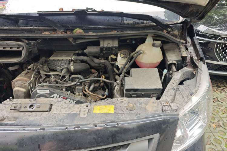 Used Foton Toano 2023 2.0T Manual Jixiang Long Wheelbase Mid-Top Rear Single Tire 7/9-Seater Engine Bay Left