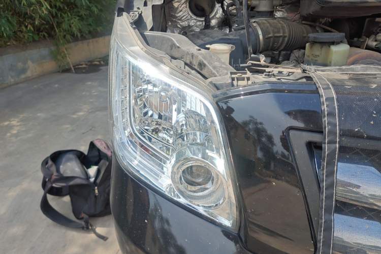 Used Foton Toano 2023 2.0T Compact Comfort Edition Manual Transmission Long Wheelbase Mid-Height Design with Single Rear Tire 9-Seater Exterior 6