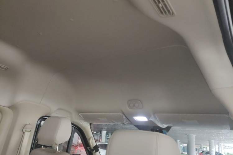 Used Foton Toano 2023 2.0T Compact Luxury Edition Manual Transmission Long Wheelbase Mid-Height Roof Rear Single Tire 9-Seater Headliner