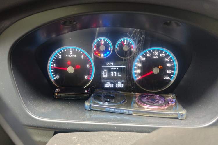 Used Foton Toano 2023 2.0T Manual Jixiang Long Wheelbase Mid-Top Rear Single Tire 7/9-Seater Instrument Cluster