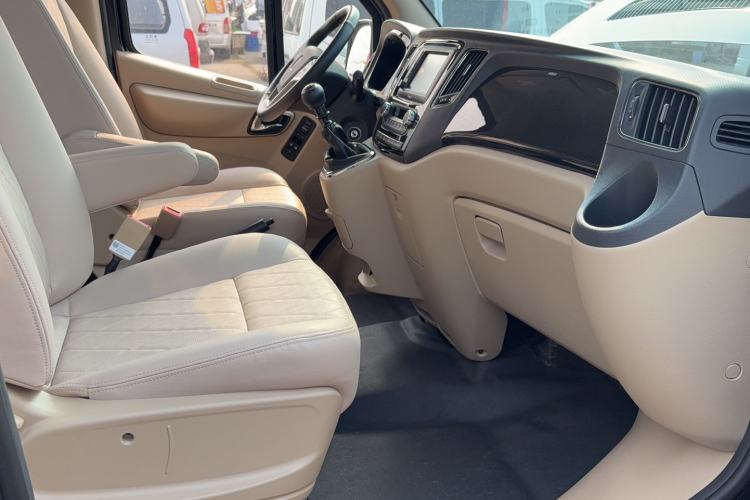 Used Foton Toano 2023 2.0T Compact Luxury Edition Manual Transmission Long Wheelbase Mid-Height Roof Rear Single Tire 9-Seater Interior 1