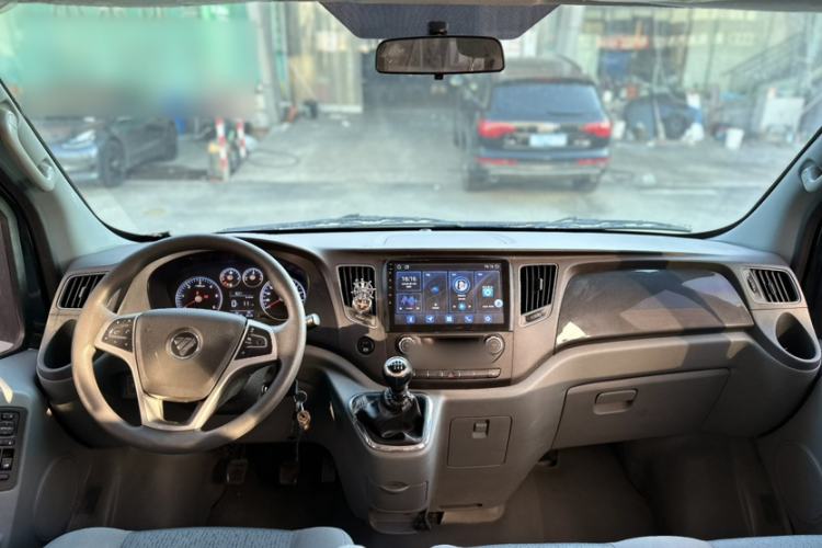 Used Foton Toano 2023 2.0T Manual Jixiang Long Wheelbase Mid-Top Rear Single Tire 7/9-Seater Interior 3