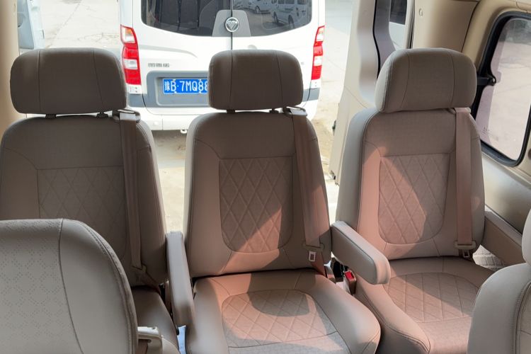 Used Foton Toano 2023 2.0T Compact Luxury Edition Manual Transmission Long Wheelbase Mid-Height Roof Rear Single Tire 9-Seater Interior 4