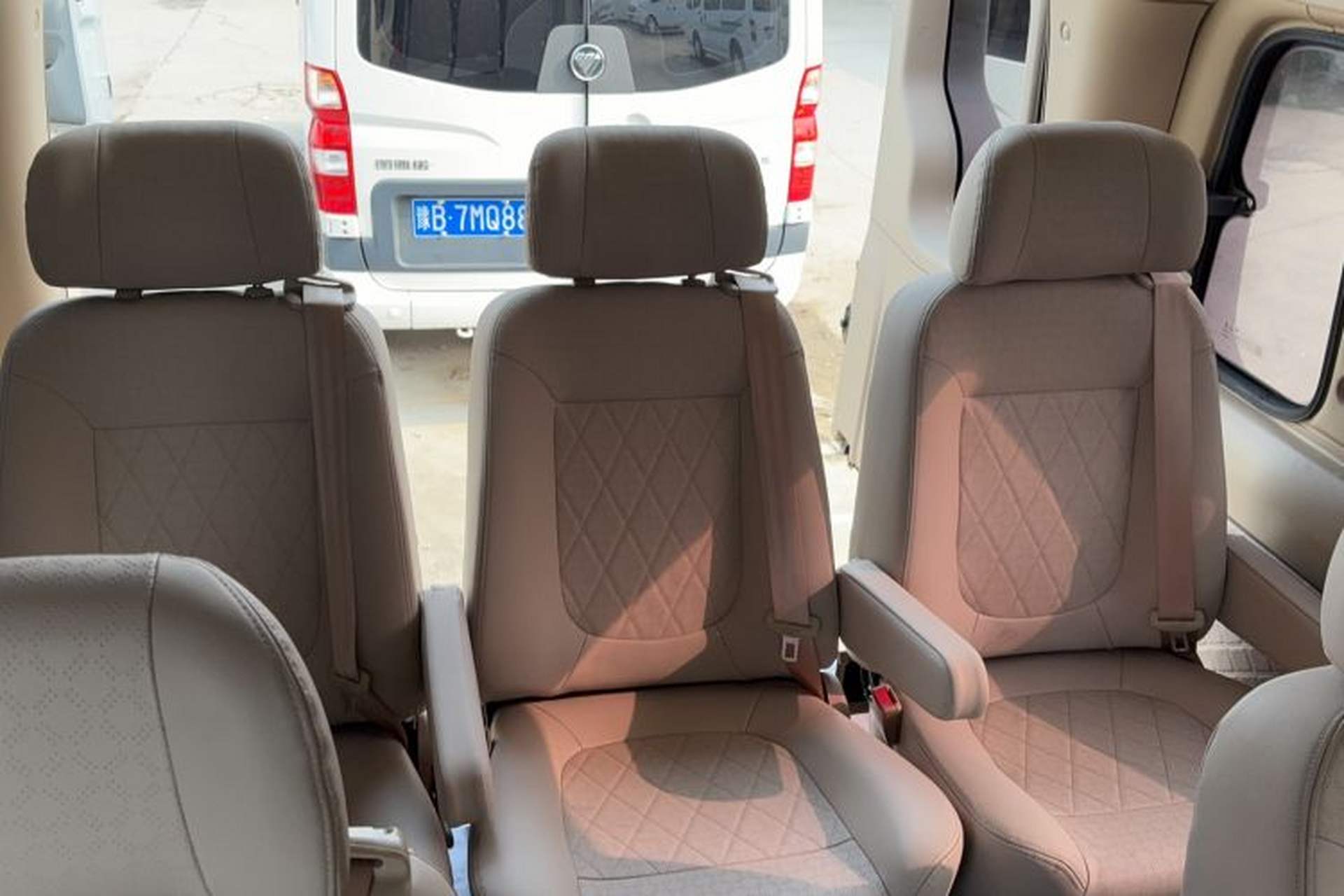 Used Foton Toano 2023 2.0T Compact Luxury Edition Manual Transmission Long Wheelbase Mid-Height Roof Rear Single Tire 9-Seater Interior 4