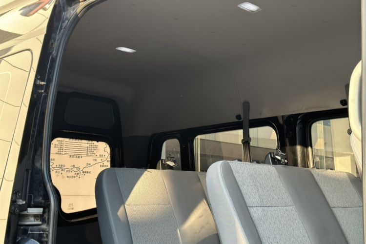 Used Foton Toano 2023 2.0T Manual Jixiang Long Wheelbase Mid-Top Rear Single Tire 7/9-Seater Interior 5