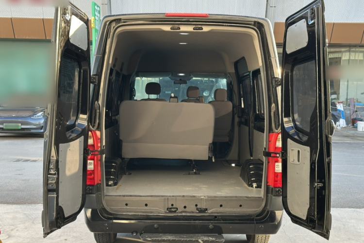 Used Foton Toano 2023 2.0T Manual Jixiang Long Wheelbase Mid-Top Rear Single Tire 7/9-Seater Interior 6