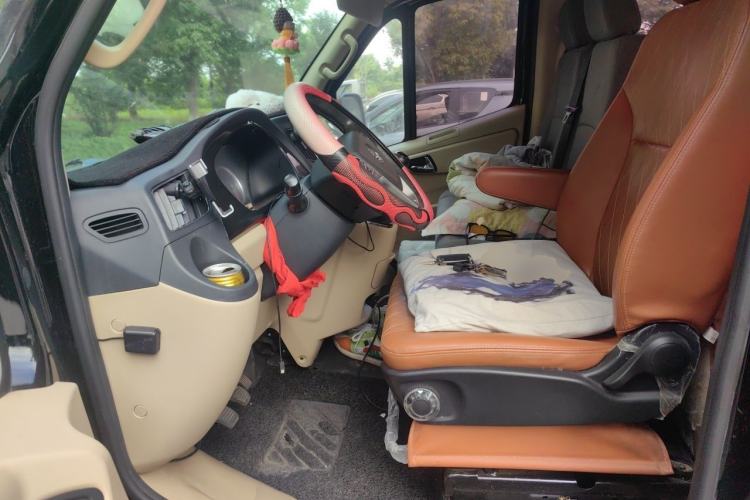 Used Foton Toano 2023 2.0T Compact Luxury Edition Manual Transmission Long Wheelbase Mid-Height Roof Rear Single Tire 9-Seater Left Front Seat