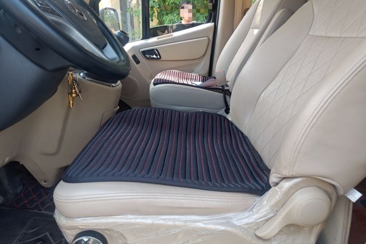 Used Foton Toano 2023 2.0T Compact Comfort Edition Manual Transmission Long Wheelbase Mid-Height Design with Single Rear Tire 9-Seater Left Front Seat