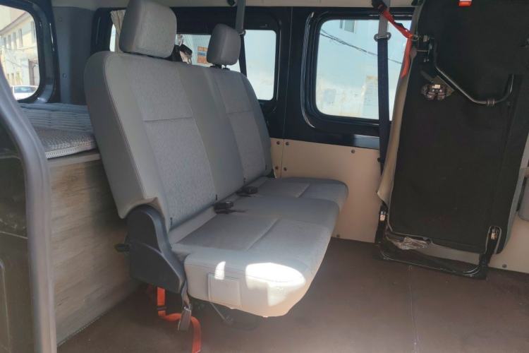 Used Foton Toano 2023 Joy Elephant Multi-Function Model Cummins 2.8T Automatic Long Wheelbase Mid-Roof Design Rear Single Tire Available in 5/6/7/9-Seater Configurations Left Rear Seat