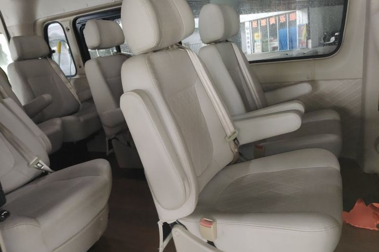 Used Foton Toano 2023 2.0T Compact Luxury Edition Manual Transmission Long Wheelbase Mid-Height Roof Rear Single Tire 9-Seater Left Rear Seat
