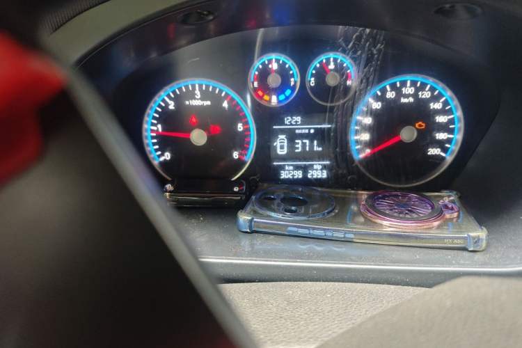 Used Foton Toano 2023 2.0T Manual Jixiang Long Wheelbase Mid-Top Rear Single Tire 7/9-Seater Odometer Close Up