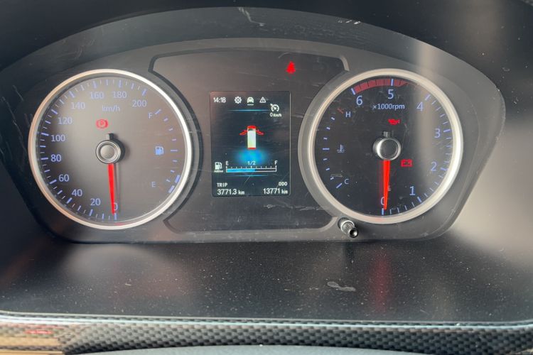 Used Foton Toano 2023 2.0T Compact Luxury Edition Manual Transmission Long Wheelbase Mid-Height Roof Rear Single Tire 9-Seater Odometer Close Up