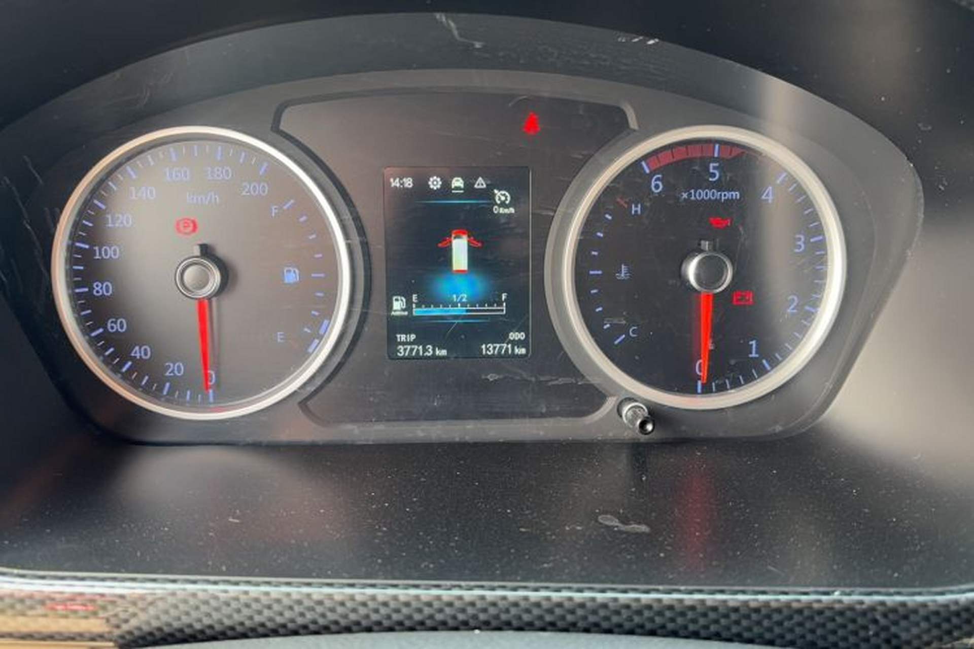 Used Foton Toano 2023 2.0T Compact Luxury Edition Manual Transmission Long Wheelbase Mid-Height Roof Rear Single Tire 9-Seater Odometer Close Up