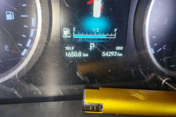 Used Foton Toano 2023 Joy Elephant Multi-Function Model Cummins 2.8T Automatic Long Wheelbase Mid-Roof Design Rear Single Tire Available in 5/6/7/9-Seater Configurations Odometer Close Up