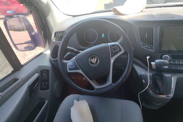 Used Foton Toano 2023 Joy Elephant Multi-Function Model Cummins 2.8T Automatic Long Wheelbase Mid-Roof Design Rear Single Tire Available in 5/6/7/9-Seater Configurations Steering Wheel