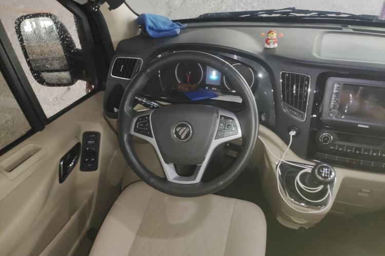 Used Foton Toano 2023 2.0T Compact Luxury Edition Manual Transmission Long Wheelbase Mid-Height Roof Rear Single Tire 9-Seater Steering Wheel
