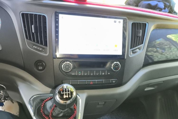 Used Foton Toano 2023 2.0T Manual Urban Version Short Wheelbase Low Roof with Single Rear Tire Available in 5/6/9-Seater Configurations Audio And AC Panel