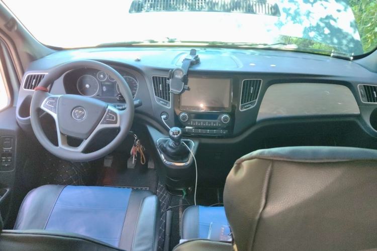 Used Foton Toano 2023 Urban Edition Multi-Function 2.0T Manual Short Wheelbase Low Roof with Single Rear Tire Available in 5/6/9-Seater Configurations Center Console
