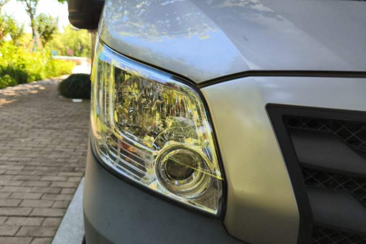 Used Foton Toano 2023 2.0T Manual Urban Version Short Wheelbase Low Roof with Single Rear Tire Available in 5/6/9-Seater Configurations Exterior 6