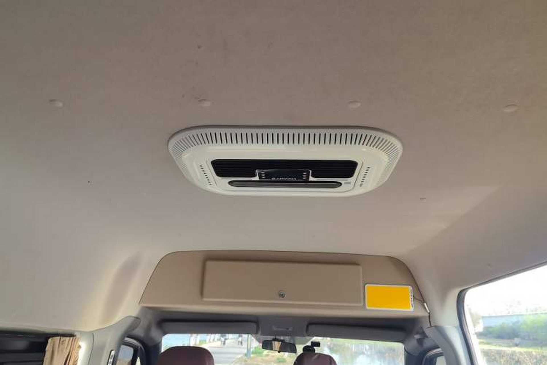 Used Foton Toano 2023 2.5T Manual Jixiang Multi-Function Long-Wheelbase Mid-Height Model with Dual Rear Tires Available in 7/9-Seater Configurations Headliner