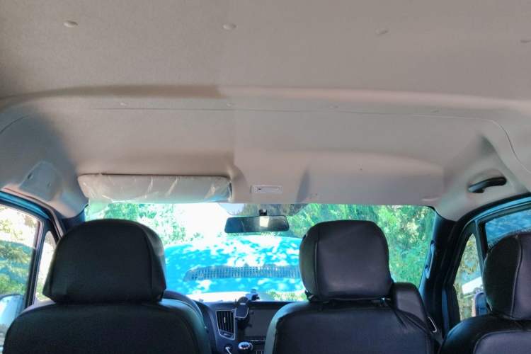 Used Foton Toano 2023 Urban Edition Multi-Function 2.0T Manual Short Wheelbase Low Roof with Single Rear Tire Available in 5/6/9-Seater Configurations Headliner