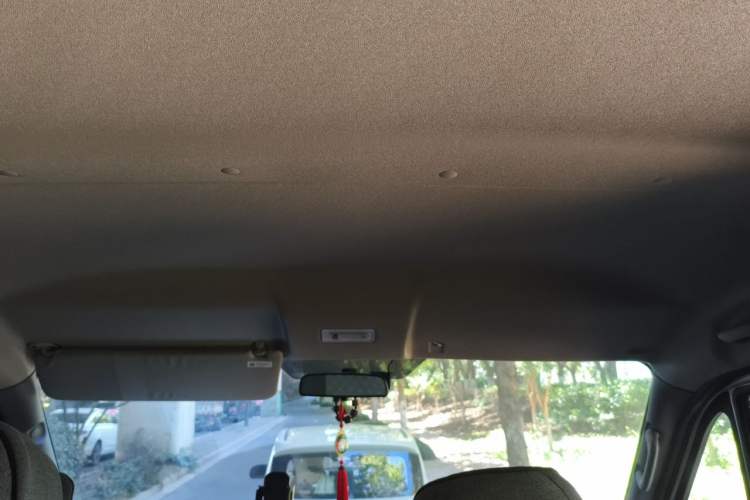 Used Foton Toano 2023 2.0T Manual Urban Version Short Wheelbase Low Roof with Single Rear Tire Available in 5/6/9-Seater Configurations Headliner