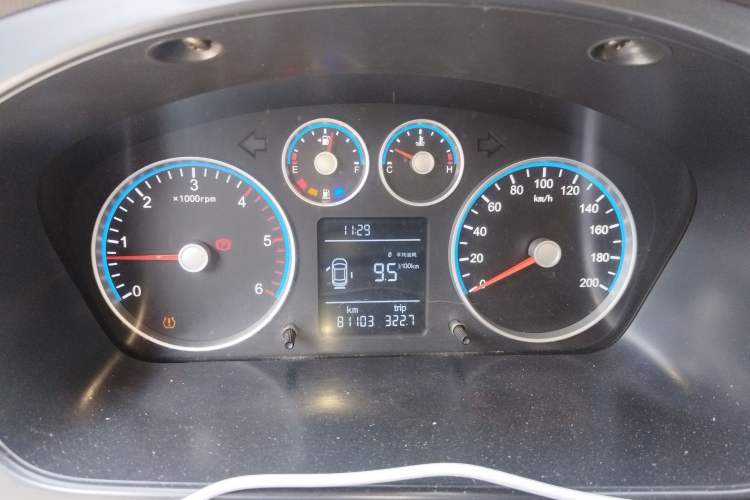 Used Foton Toano 2023 2.5T Manual Jixiang Multi-Function Long-Wheelbase Mid-Height Model with Dual Rear Tires Available in 7/9-Seater Configurations Instrument Cluster