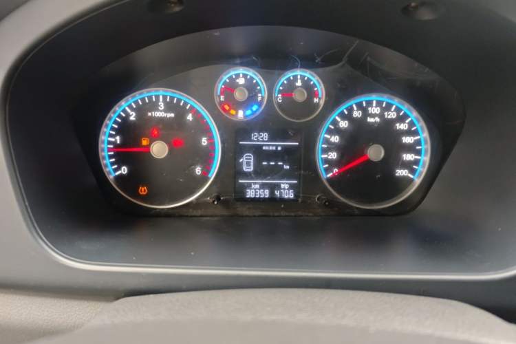 Used Foton Toano 2023 Cummins 2.8T Manual Jixiang Multi-Function Long-Wheelbase Mid-Roof Model with Rear Dual Tires Available in 7/9-Seater Configurations Instrument Cluster