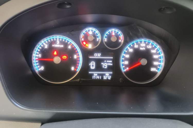 Used Foton Toano 2023 2.0T Manual Urban Version Short Wheelbase Low Roof with Single Rear Tire Available in 5/6/9-Seater Configurations Instrument Cluster