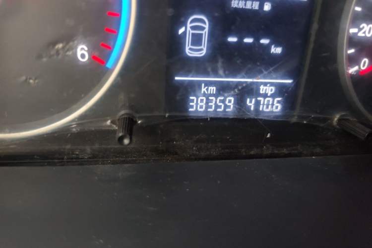 Used Foton Toano 2023 Cummins 2.8T Manual Jixiang Multi-Function Long-Wheelbase Mid-Roof Model with Rear Dual Tires Available in 7/9-Seater Configurations Odometer Close Up