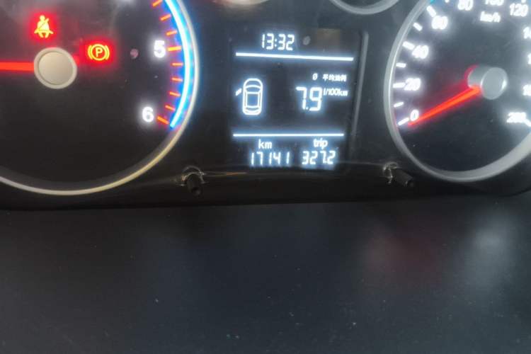Used Foton Toano 2023 2.0T Manual Urban Version Short Wheelbase Low Roof with Single Rear Tire Available in 5/6/9-Seater Configurations Odometer Close Up