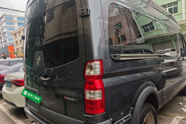 Used Foton Toano 2023 Cummins 2.8T Manual Jixiang Multi-Function Long-Wheelbase Mid-Roof Model with Rear Dual Tires Available in 7/9-Seater Configurations Rear