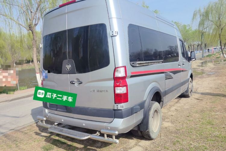 Used Foton Toano 2023 2.5T Manual Jixiang Multi-Function Long-Wheelbase Mid-Height Model with Dual Rear Tires Available in 7/9-Seater Configurations Rear Right 45 Deg