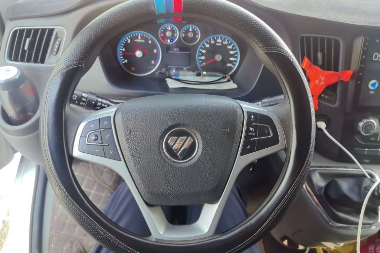 Used Foton Toano 2023 2.5T Manual Jixiang Multi-Function Long-Wheelbase Mid-Height Model with Dual Rear Tires Available in 7/9-Seater Configurations Steering Wheel
