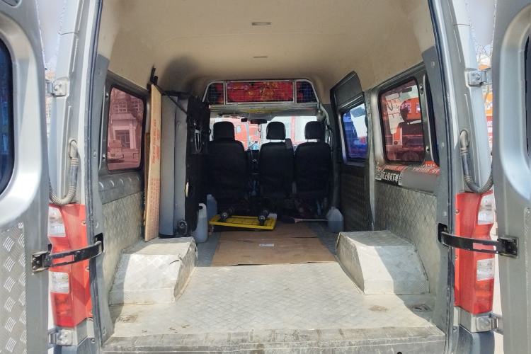 Used Foton Toano 2023 2.5T Manual Jixiang Multi-Function Long-Wheelbase Mid-Height Model with Dual Rear Tires Available in 7/9-Seater Configurations Trunk