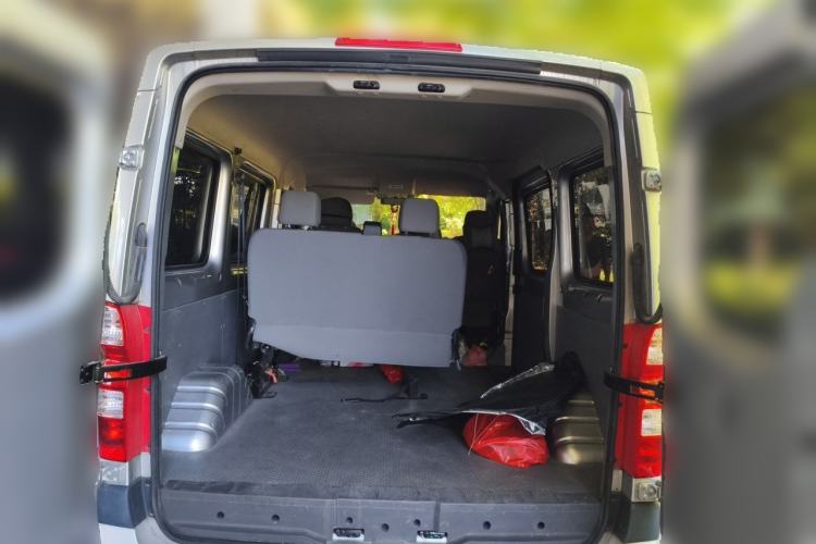 Used Foton Toano 2023 2.0T Manual Urban Version Short Wheelbase Low Roof with Single Rear Tire Available in 5/6/9-Seater Configurations Trunk